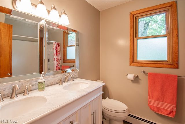 300 Tanglewood Trail, Wadsworth, OH 44281