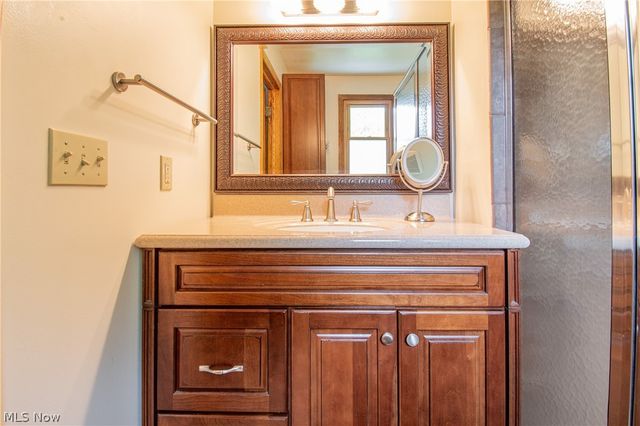 300 Tanglewood Trail, Wadsworth, OH 44281