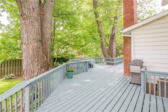 300 Tanglewood Trail, Wadsworth, OH 44281