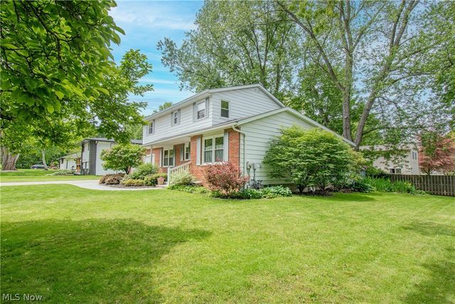300 Tanglewood Trail, Wadsworth, OH 44281