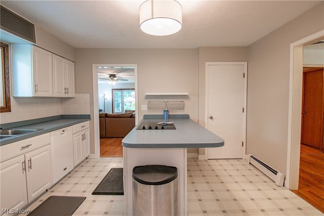 300 Tanglewood Trail, Wadsworth, OH 44281