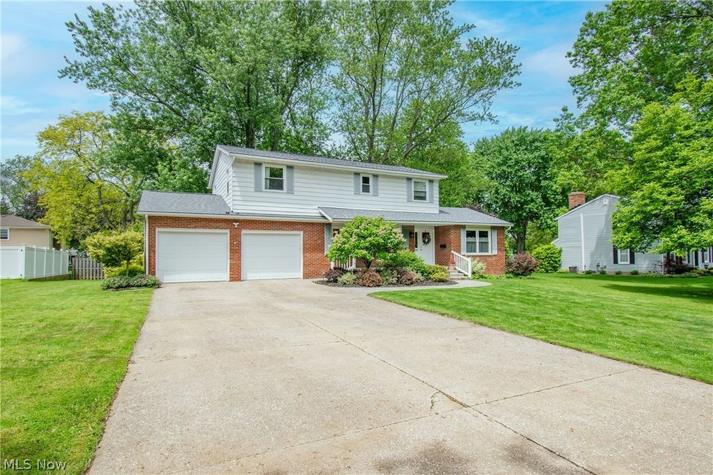 300 Tanglewood Trail, Wadsworth, OH 44281
