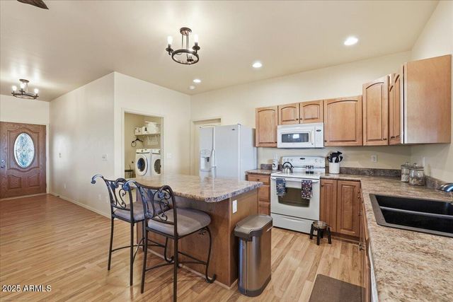 25860 N Cabernet Lane, Paulden, AZ 86334