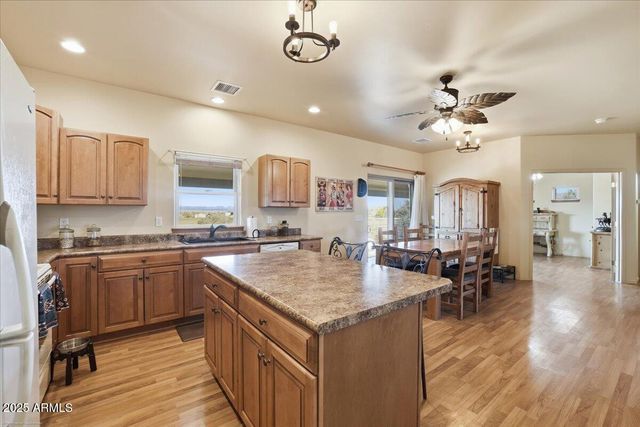 25860 N Cabernet Lane, Paulden, AZ 86334