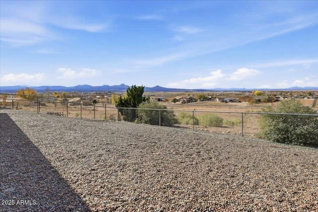 25860 N Cabernet Lane, Paulden, AZ 86334