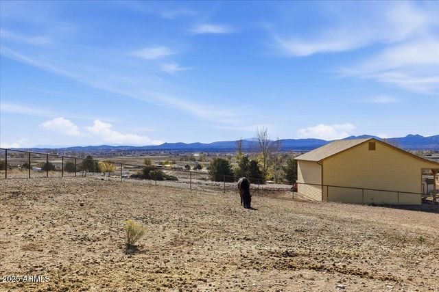 25860 N Cabernet Lane, Paulden, AZ 86334