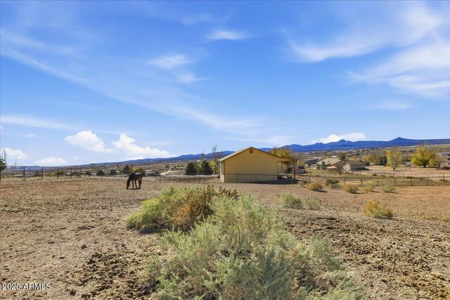 25860 N Cabernet Lane, Paulden, AZ 86334