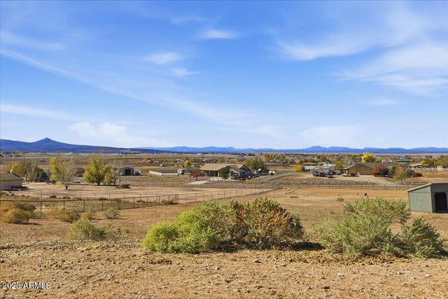 25860 N Cabernet Lane, Paulden, AZ 86334