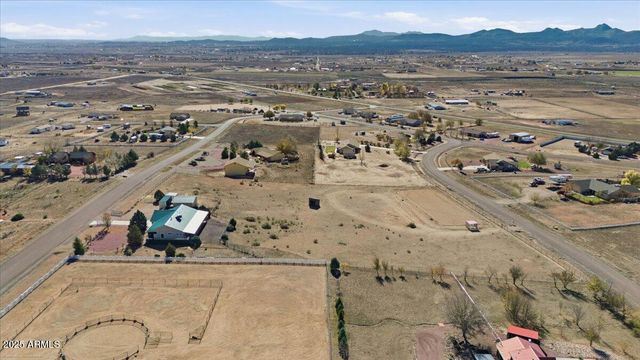 25860 N Cabernet Lane, Paulden, AZ 86334