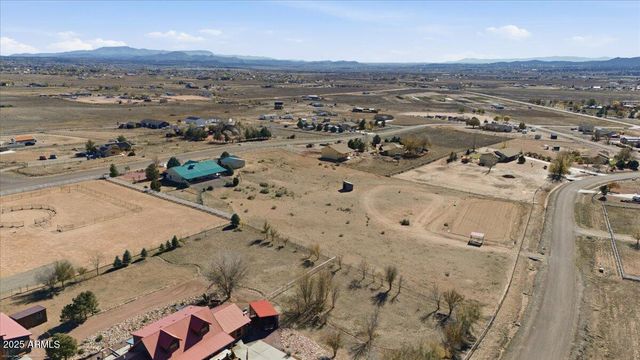 25860 N Cabernet Lane, Paulden, AZ 86334