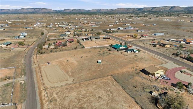 25860 N Cabernet Lane, Paulden, AZ 86334