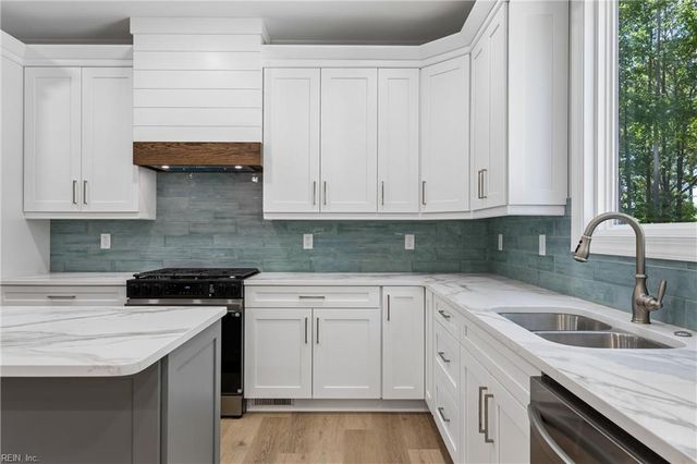 111 Mill RD, Yorktown, VA 23693