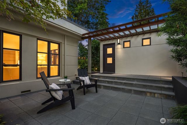 8457 NE 7th Street, Medina, WA 98039