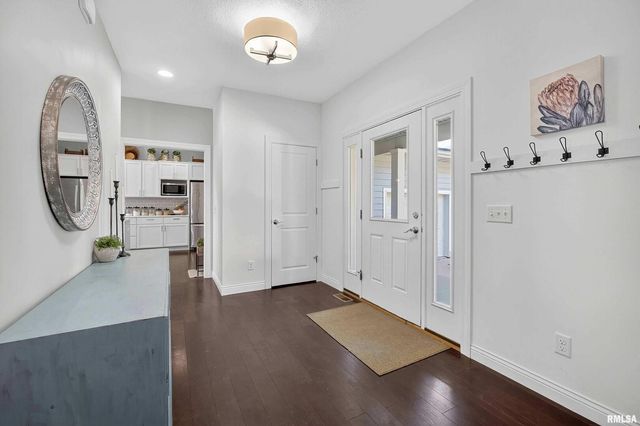 20830 270th St Street, Eldridge, IA 52748