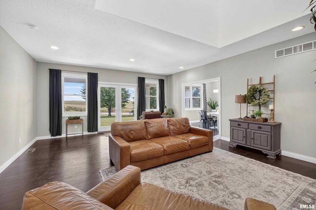 20830 270th St Street, Eldridge, IA 52748