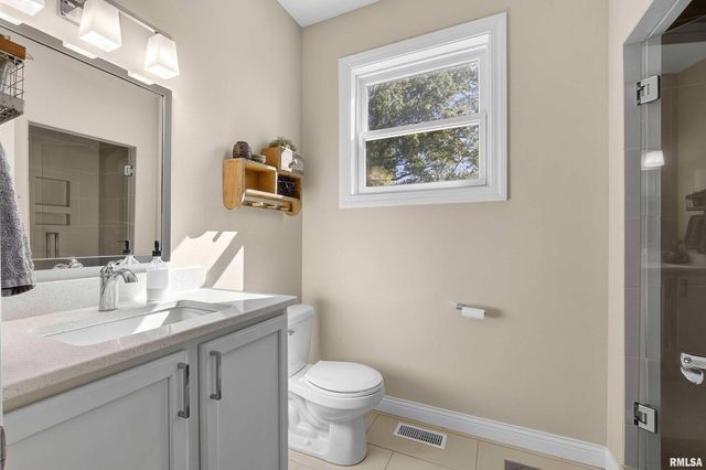 20830 270th St Street, Eldridge, IA 52748