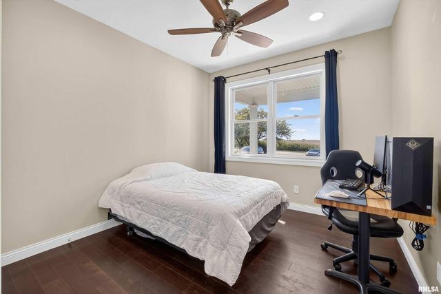 20830 270th St Street, Eldridge, IA 52748