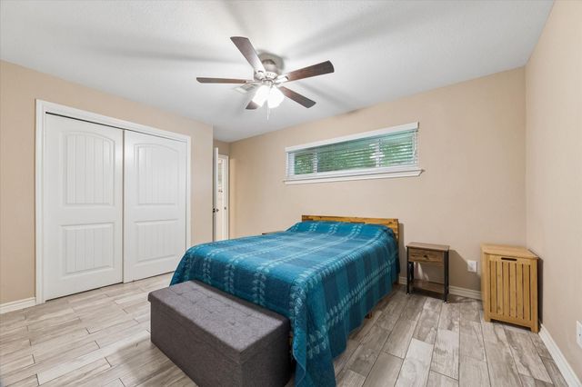 3711 Manor Lane, Dickinson, TX 77539