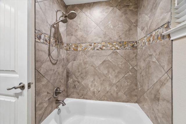 3711 Manor Lane, Dickinson, TX 77539