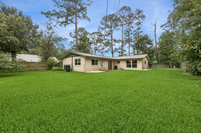 3711 Manor Lane, Dickinson, TX 77539