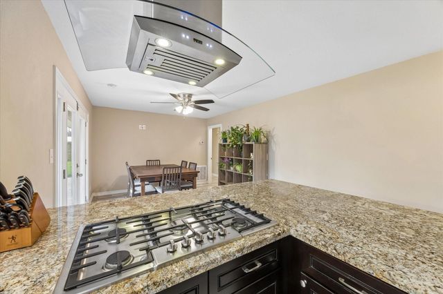 3711 Manor Lane, Dickinson, TX 77539
