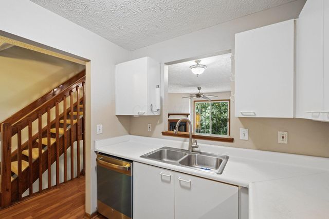 187 Macdougall Lane, Blacklick, OH 43004