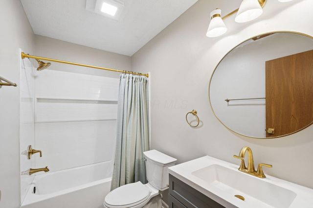 187 Macdougall Lane, Blacklick, OH 43004