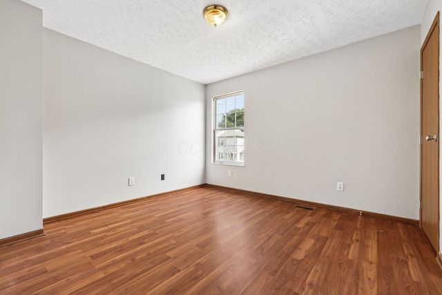 187 Macdougall Lane, Blacklick, OH 43004
