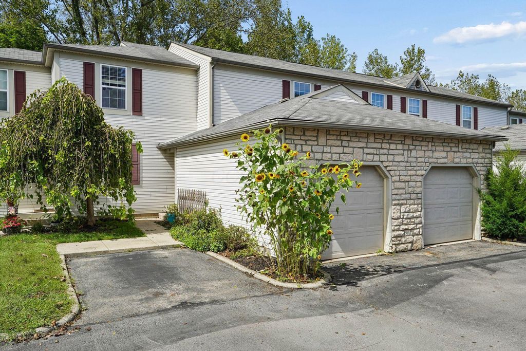 187 Macdougall Lane, Blacklick, OH 43004