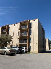 4845 NW 7th St 301-5, Miami, FL 33126