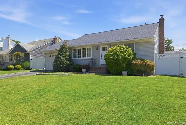 1829 Hannington Avenue, Wantagh, NY 11793
