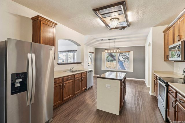 10723 Kobort, Helotes, TX 78023