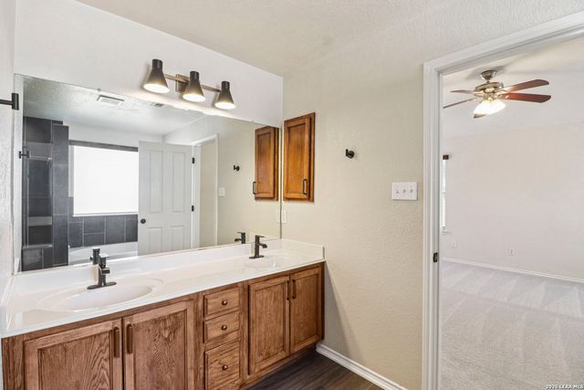 10723 Kobort, Helotes, TX 78023