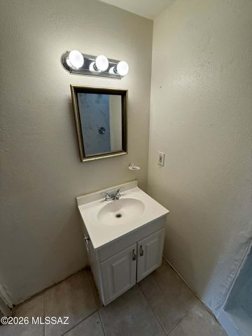 1137 E Adelaide Dr Unit 2, Tucson, AZ 85719