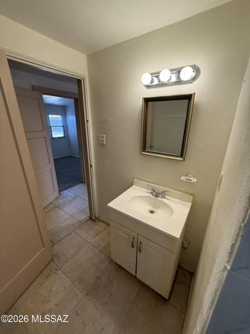 1137 E Adelaide Dr Unit 2, Tucson, AZ 85719
