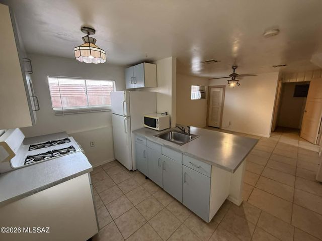 1137 E Adelaide Dr Unit 2, Tucson, AZ 85719