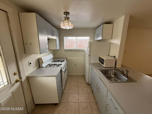 1137 E Adelaide Dr Unit 2, Tucson, AZ 85719