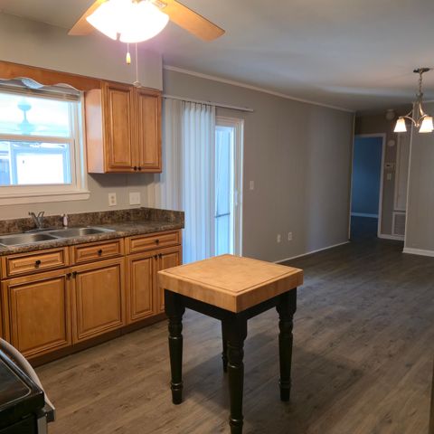 75 7th Avenue, Shalimar, FL 32579