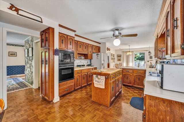 99 Raglin Branch LN, Ferrum, VA 24088