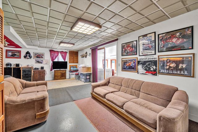 99 Raglin Branch LN, Ferrum, VA 24088