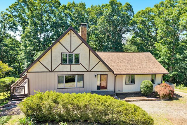 99 Raglin Branch LN, Ferrum, VA 24088