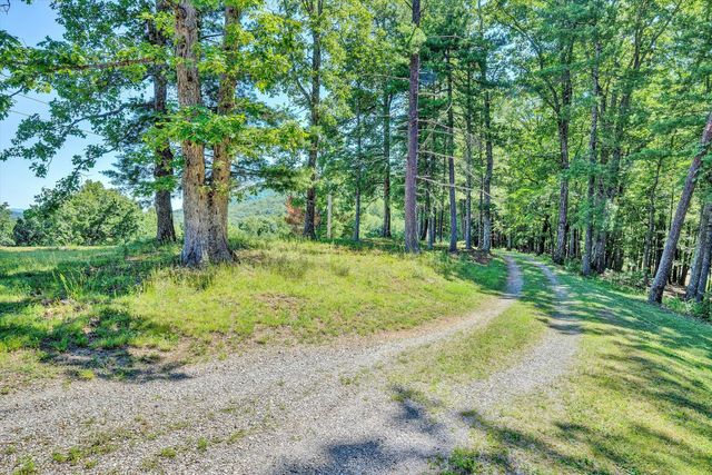 99 Raglin Branch LN, Ferrum, VA 24088
