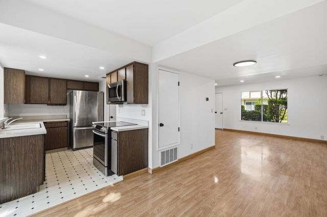 194 Oak Brook Circle, San Jose, CA 95139