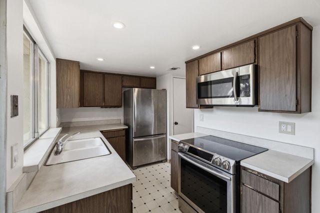 194 Oak Brook Circle, San Jose, CA 95139