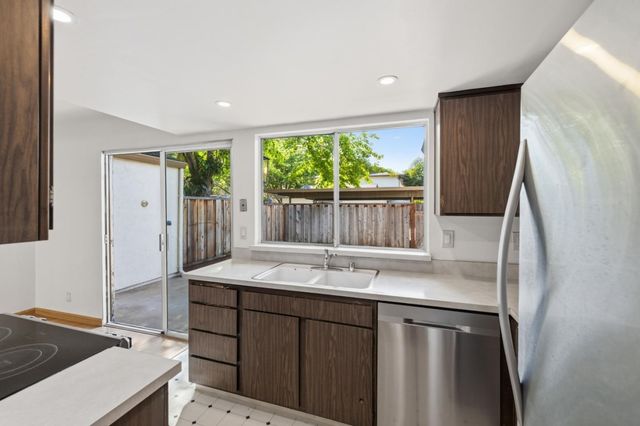 194 Oak Brook Circle, San Jose, CA 95139
