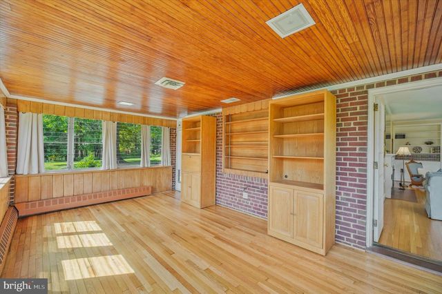 6433 VALE ST, Alexandria, VA 22312