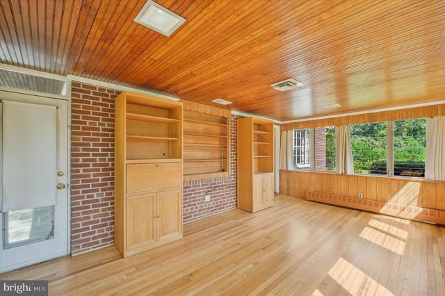 6433 VALE ST, Alexandria, VA 22312