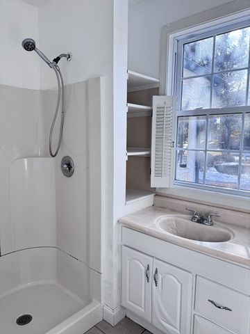 97 Sylvan St. 7, Danvers, MA 01923