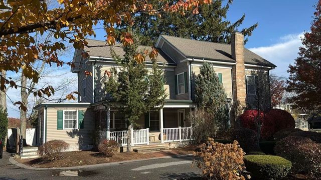 97 Sylvan St. 7, Danvers, MA 01923