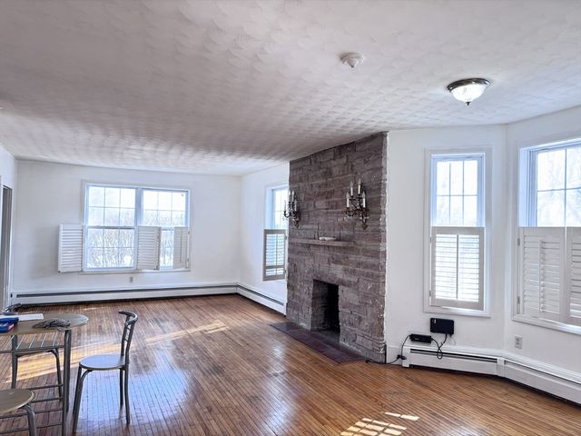 97 Sylvan St. 7, Danvers, MA 01923